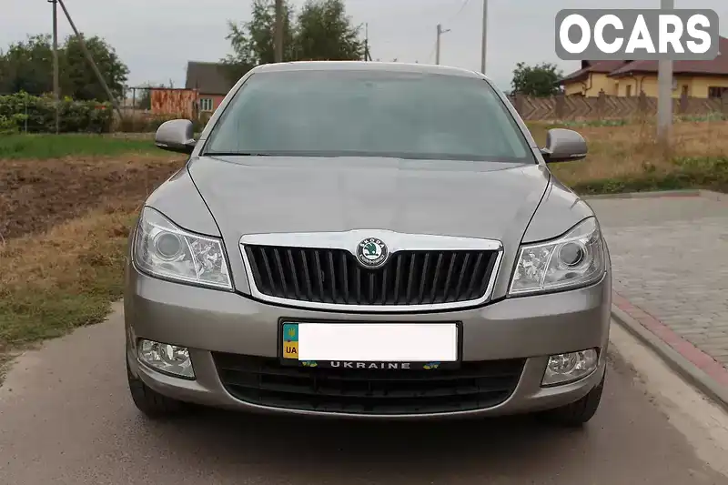 Хетчбек Skoda Octavia 2010 1.6 л. Ручна / Механіка обл. Рівненська, Дубно - Фото 1/16