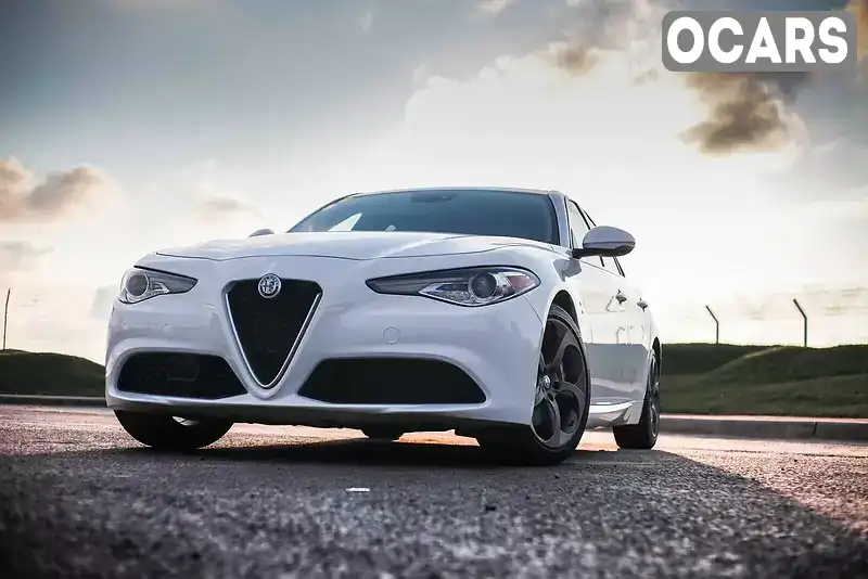 Седан Alfa Romeo Giulia 2017 2 л. Автомат обл. Одесская, Одесса - Фото 1/17