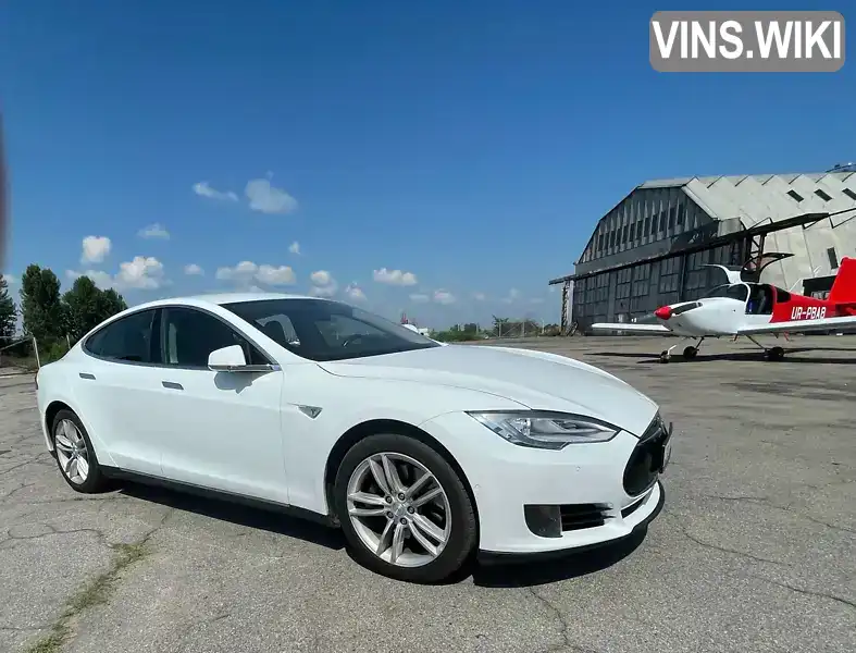 Лифтбек Tesla Model S 2015 null_content л. обл. Черкасская, Черкассы - Фото 1/21