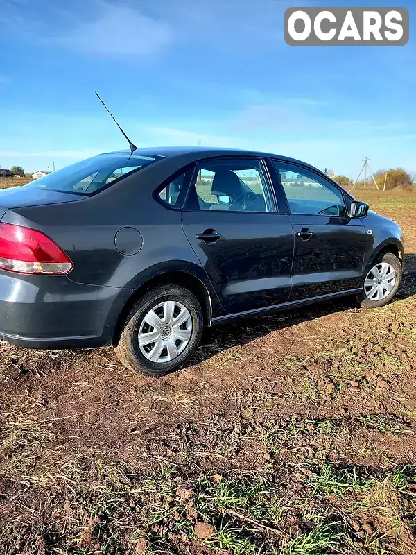 Седан Volkswagen Polo 2012 1.6 л. Ручна / Механіка обл. Хмельницька, Хмельницький - Фото 1/8