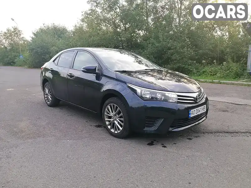 Седан Toyota Corolla 2013 1.3 л. Ручна / Механіка обл. Закарпатська, Хуст - Фото 1/21