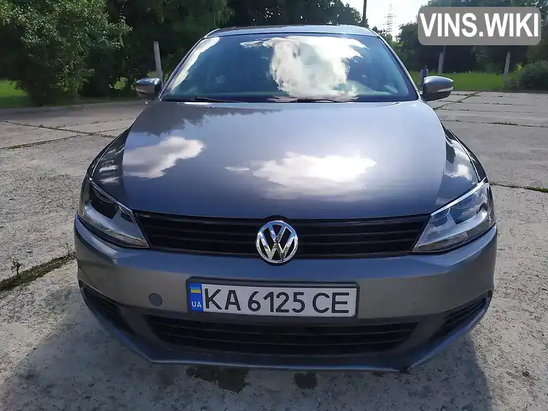 Седан Volkswagen Jetta 2012 2 л. Ручна / Механіка обл. Хмельницька, Нетішин - Фото 1/21