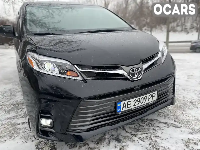 Мінівен Toyota Sienna 2017 3.5 л. Типтронік обл. Дніпропетровська, Дніпро (Дніпропетровськ) - Фото 1/21