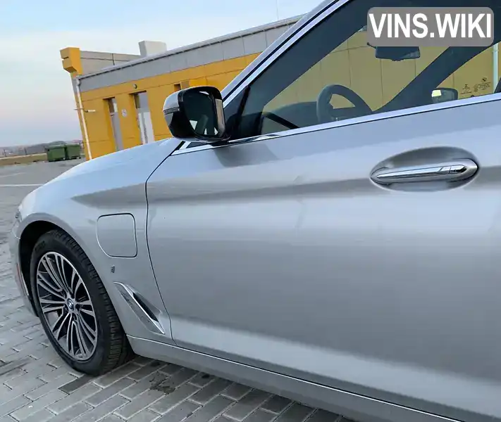 WBAJA9C52JB250811 BMW 5 Series 2018 Седан 2 л. Фото 3