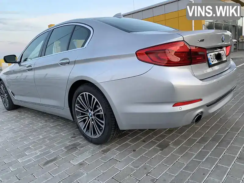 WBAJA9C52JB250811 BMW 5 Series 2018 Седан 2 л. Фото 8