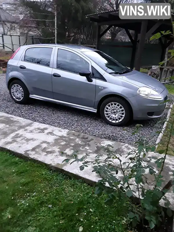 Седан Fiat Punto 2010 1.3 л. обл. Закарпатська, Свалява - Фото 1/7