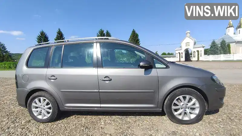 Седан Volkswagen Touran 2010 1.4 л. Ручна / Механіка обл. Чернівецька, Чернівці - Фото 1/11