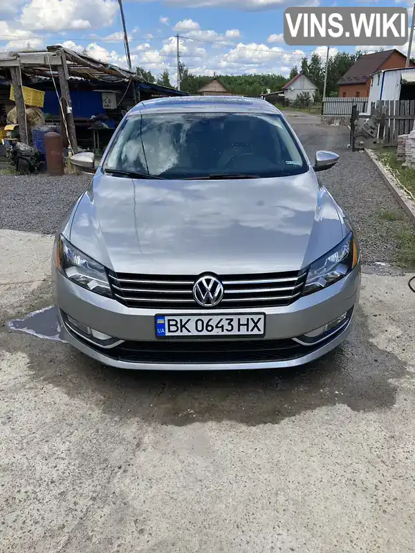 Седан Volkswagen Passat 2012 2 л. Автомат обл. Рівненська, Рокитне - Фото 1/21