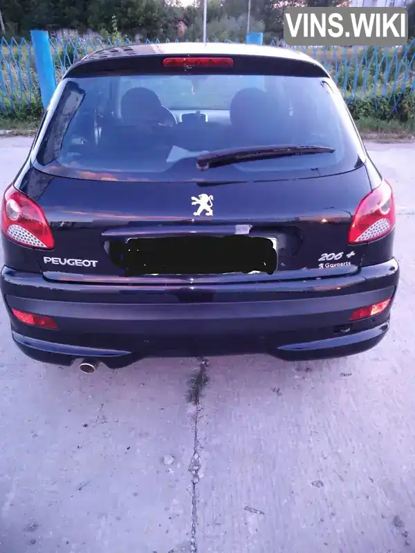 Хетчбек Peugeot 206 2011 1.4 л. Ручна / Механіка обл. Чернівецька, Чернівці - Фото 1/11