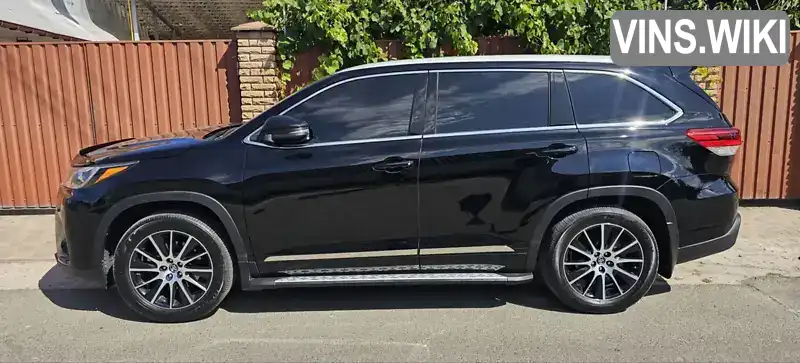 Позашляховик / Кросовер Toyota Highlander 2019 3.5 л. Автомат обл. Київська, Київ - Фото 1/21