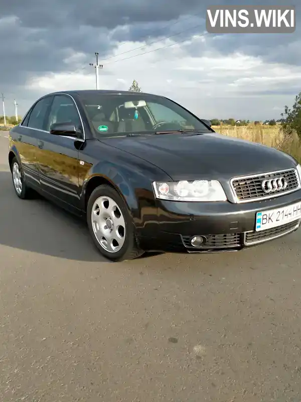 Седан Audi A4 2004 1.6 л. Ручна / Механіка обл. Рівненська, Дубровиця - Фото 1/15