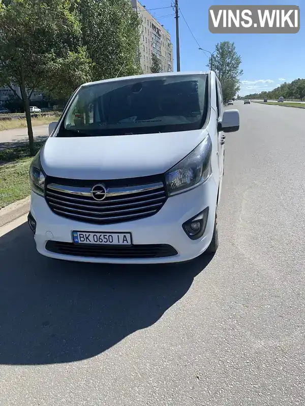 Мінівен Opel Vivaro 2016 1.6 л. обл. Чернівецька, Чернівці - Фото 1/16