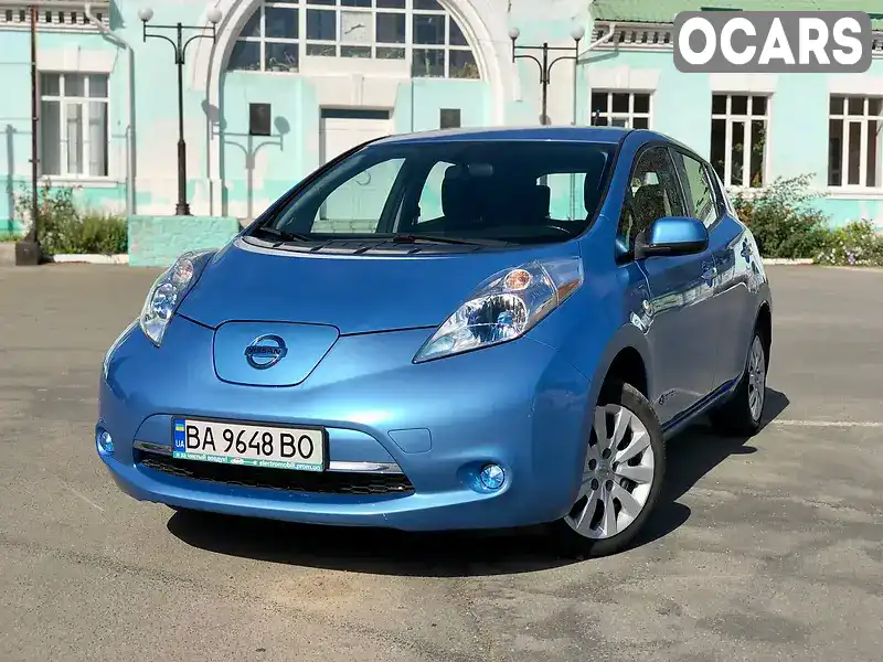 Хетчбек Nissan Leaf 2014 null_content л. Автомат обл. Київська, Вишневе - Фото 1/21