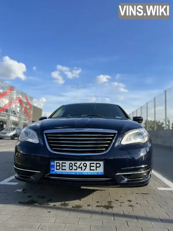 Седан Chrysler 200 2013 2.4 л. Автомат обл. Миколаївська, Первомайськ - Фото 1/12