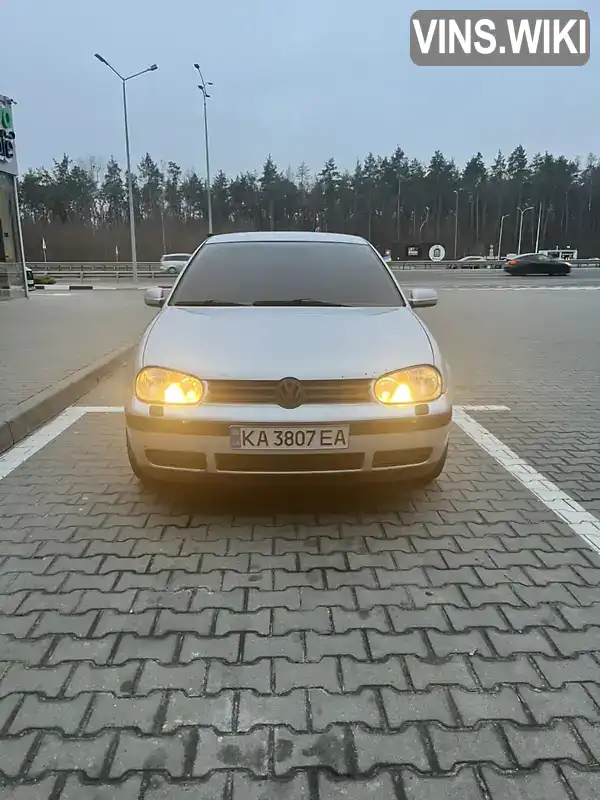 Хетчбек Volkswagen Golf 2000 2 л. Автомат обл. Київська, Київ - Фото 1/21