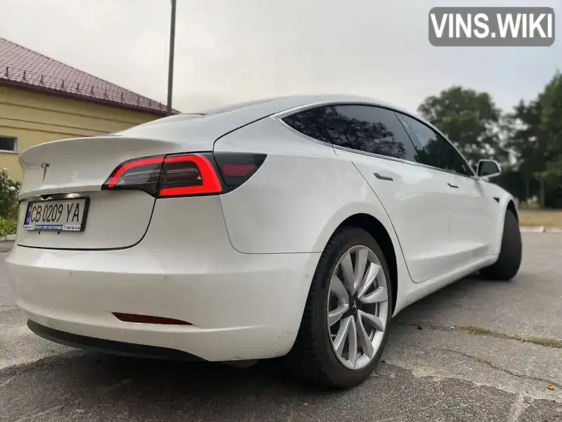 5YJ3E1EA7JF011263 Tesla Model 3 2018 Седан  Фото 2