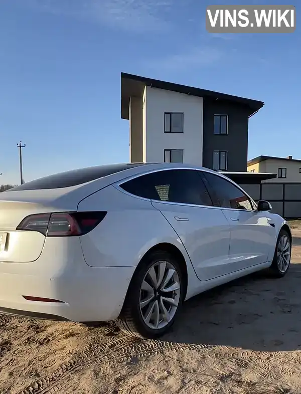 5YJ3E1EA7JF011263 Tesla Model 3 2018 Седан  Фото 3