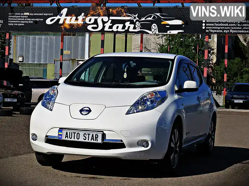 Хэтчбек Nissan Leaf 2013 null_content л. Автомат обл. Черкасская, Черкассы - Фото 1/17