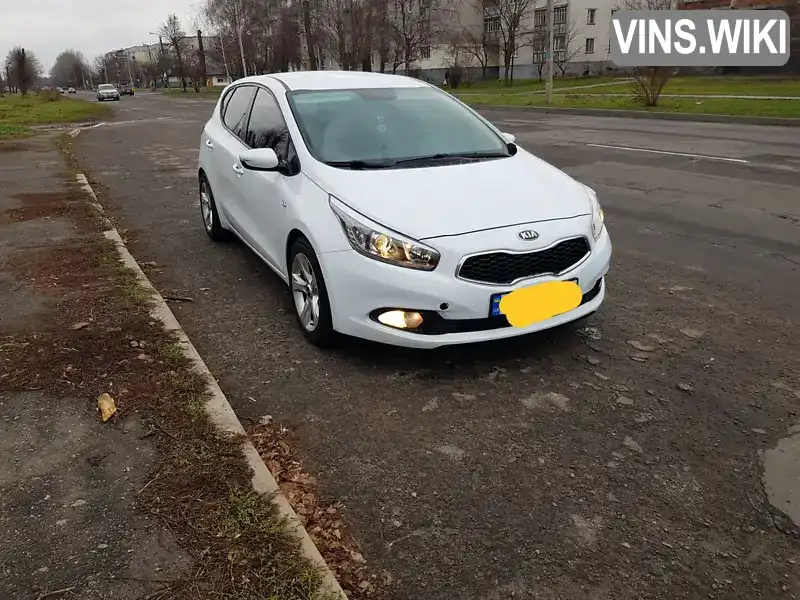 Хетчбек Kia Ceed 2014 1.4 л. Ручна / Механіка обл. Черкаська, Черкаси - Фото 1/10