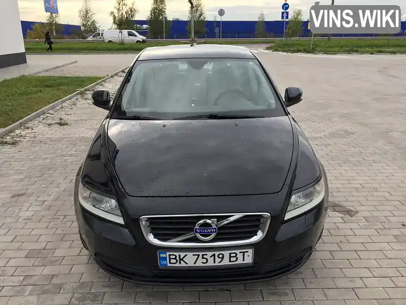 Седан Volvo S40 2011 2 л. Ручна / Механіка обл. Київська, Київ - Фото 1/11