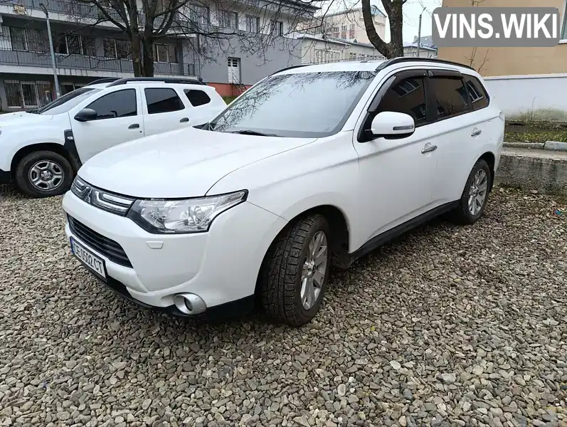 Позашляховик / Кросовер Mitsubishi Outlander 2013 2.4 л. Варіатор обл. Чернівецька, Чернівці - Фото 1/18