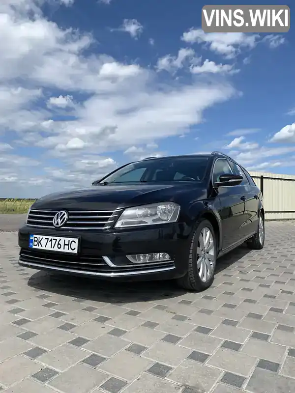 Універсал Volkswagen Passat 2012 2 л. Ручна / Механіка обл. Рівненська, Дубровиця - Фото 1/21