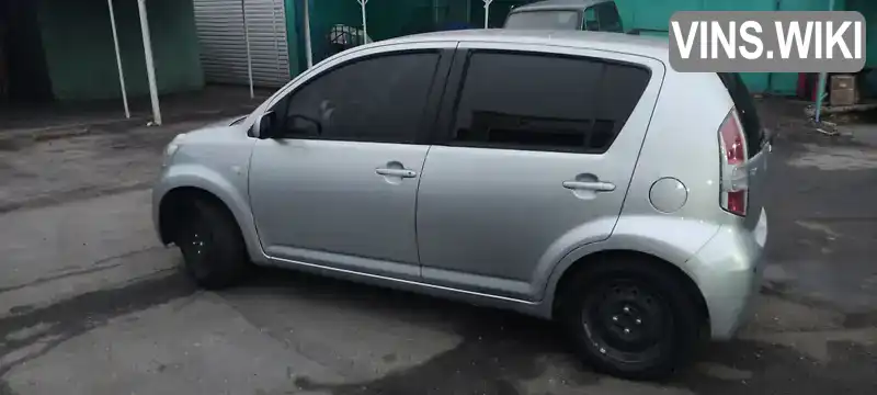 Хетчбек Daihatsu Sirion 2005 1.3 л. Ручна / Механіка обл. Дніпропетровська, Першотравенськ - Фото 1/14