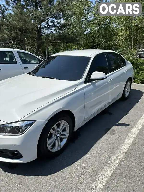 WBA8C31040A086186 BMW 3 Series 2018 Седан 2 л. Фото 1