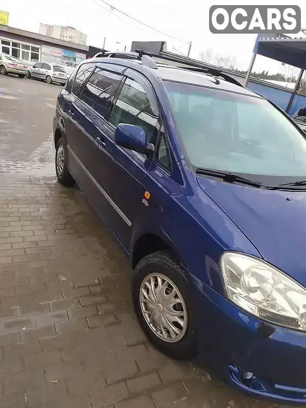 Мінівен Toyota Avensis Verso 2003 2 л. Ручна / Механіка обл. Рівненська, Вараш (Кузнецовськ) - Фото 1/20