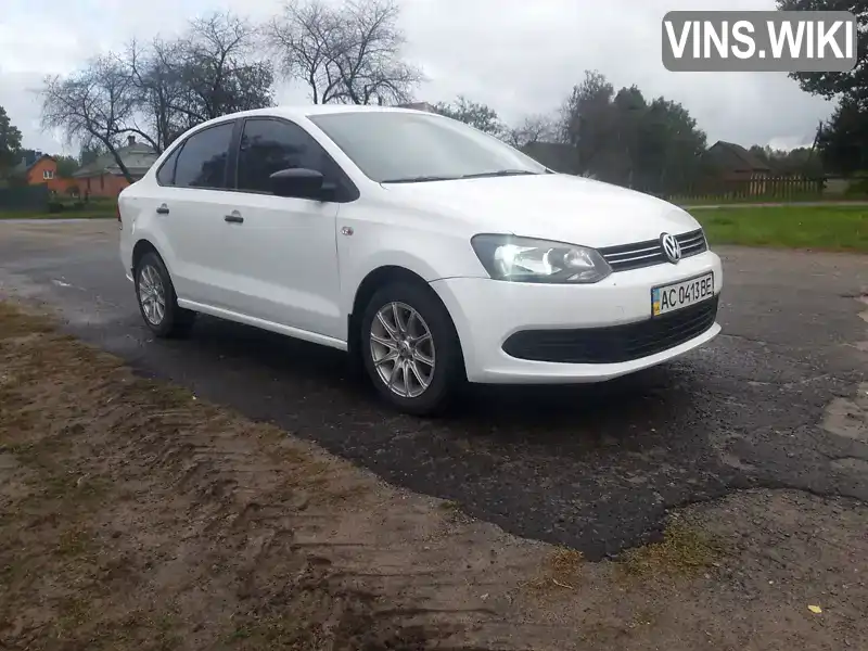 Седан Volkswagen Polo 2013 1.6 л. Ручна / Механіка обл. Волинська, Стара Виживка - Фото 1/21