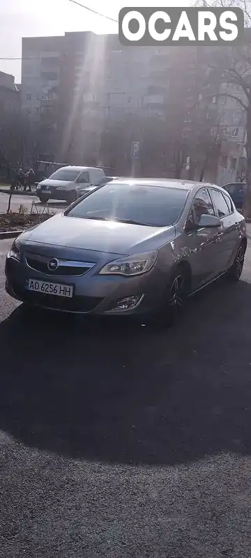 Хетчбек Opel Astra 2011 1.3 л. Ручна / Механіка обл. Закарпатська, Мукачево - Фото 1/13