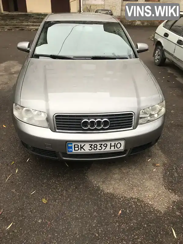 Седан Audi A4 2004 2 л. Ручна / Механіка обл. Рівненська, Рівне - Фото 1/21