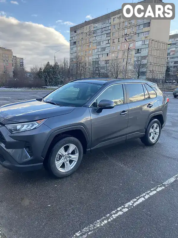 Позашляховик / Кросовер Toyota RAV4 2020 2.5 л. Автомат обл. Дніпропетровська, Кривий Ріг - Фото 1/7