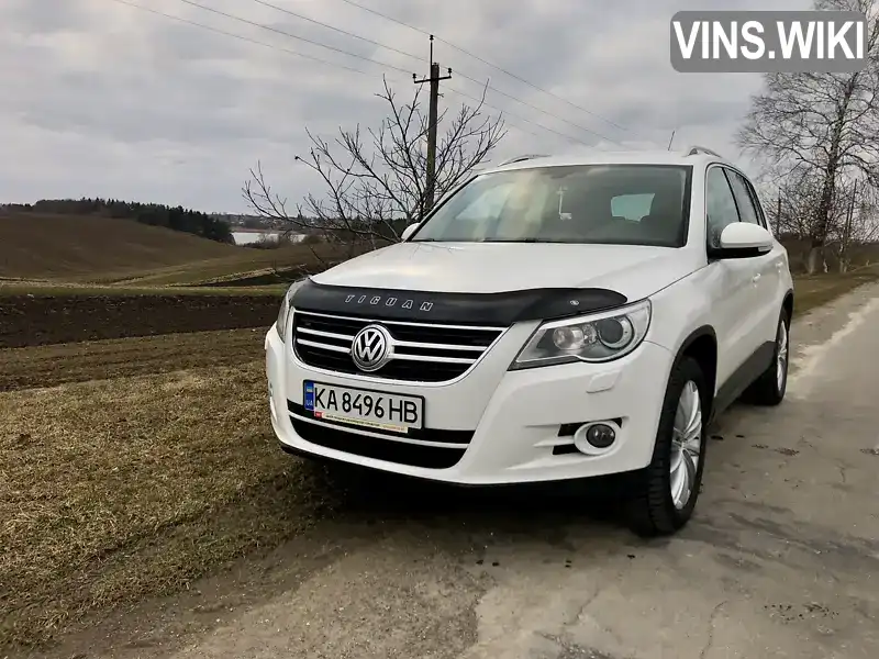 Внедорожник / Кроссовер Volkswagen Tiguan 2011 2 л. Автомат обл. Николаевская, Николаев - Фото 1/19