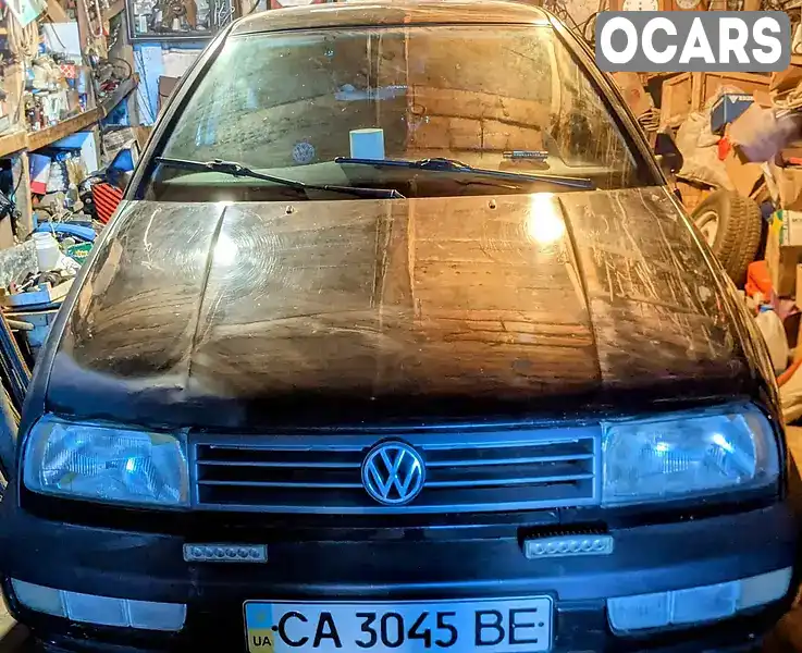 Седан Volkswagen Vento 1995 1.9 л. Ручная / Механика обл. Черкасская, Черкассы - Фото 1/7