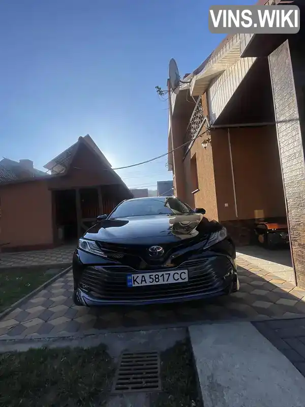 Седан Toyota Camry 2019 2.5 л. Автомат обл. Закарпатська, Тячів - Фото 1/11