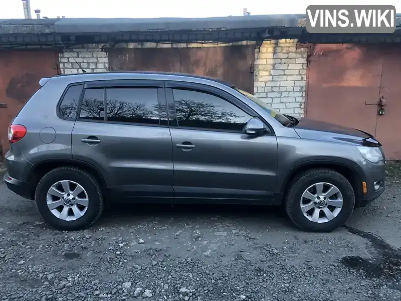 Внедорожник / Кроссовер Volkswagen Tiguan 2010 2 л. Автомат обл. Днепропетровская, Кривой Рог - Фото 1/10