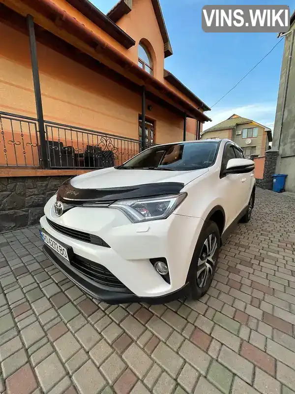 Внедорожник / Кроссовер Toyota RAV4 2017 2 л. Ручная / Механика обл. Закарпатская, Мукачево - Фото 1/11