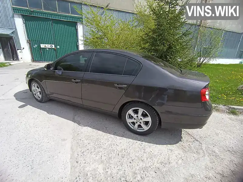 Седан Volkswagen Passat 2005 2 л. Ручна / Механіка обл. Хмельницька, Кам'янець-Подільський - Фото 1/17