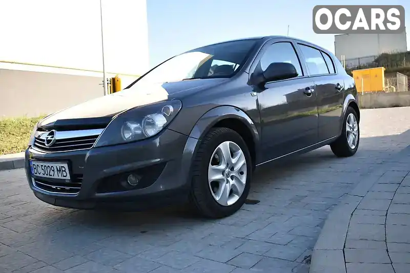 Хетчбек Opel Astra 2012 1.6 л. Ручна / Механіка обл. Львівська, Новояворівськ - Фото 1/21