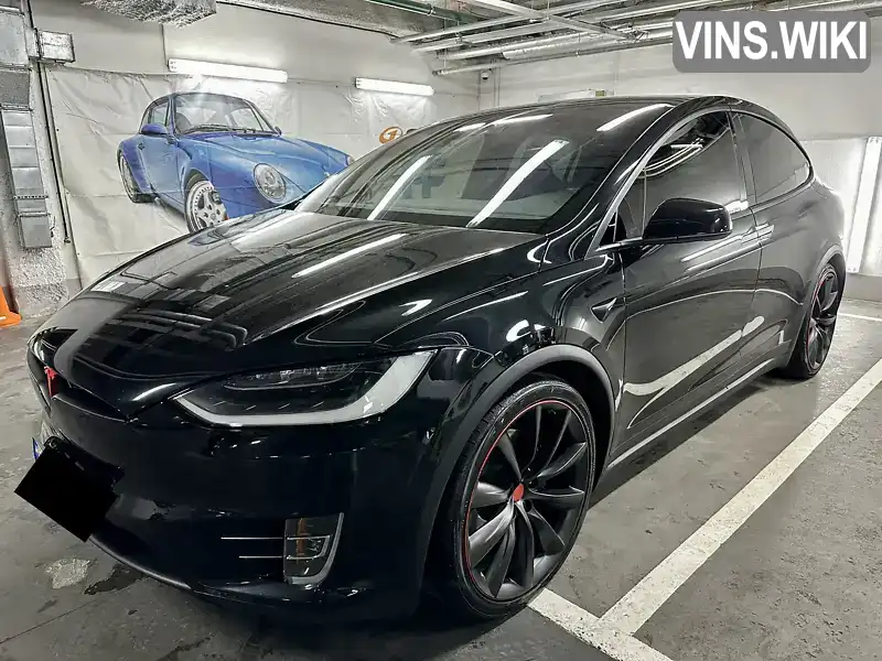 Позашляховик / Кросовер Tesla Model X 2017 null_content л. обл. Київська, Київ - Фото 1/18