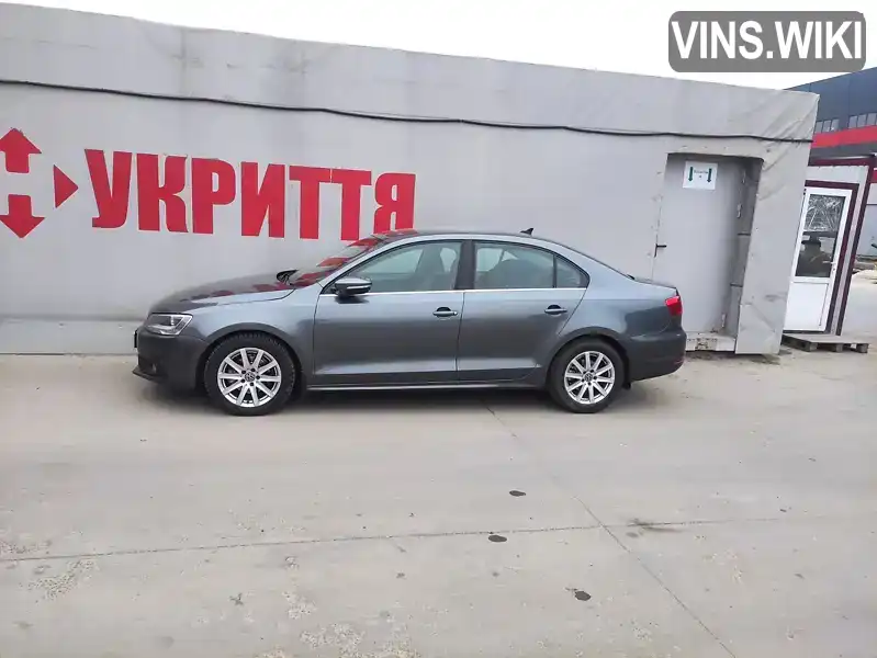 Седан Volkswagen Jetta 2012 1.6 л. Ручна / Механіка обл. Львівська, Львів - Фото 1/21