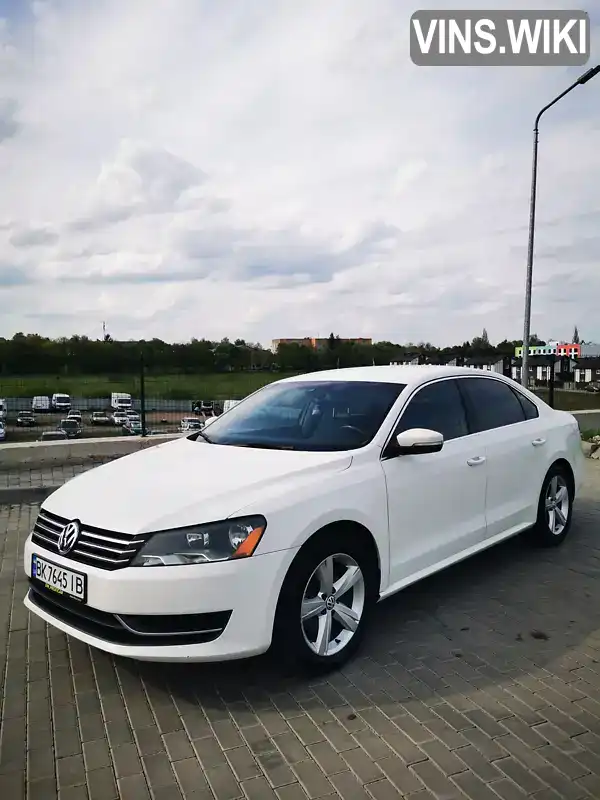 Седан Volkswagen Passat 2013 1.8 л. Автомат обл. Ровенская, Ровно - Фото 1/21