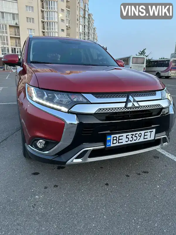 Позашляховик / Кросовер Mitsubishi Outlander 2018 2.4 л. Автомат обл. Миколаївська, Миколаїв - Фото 1/21