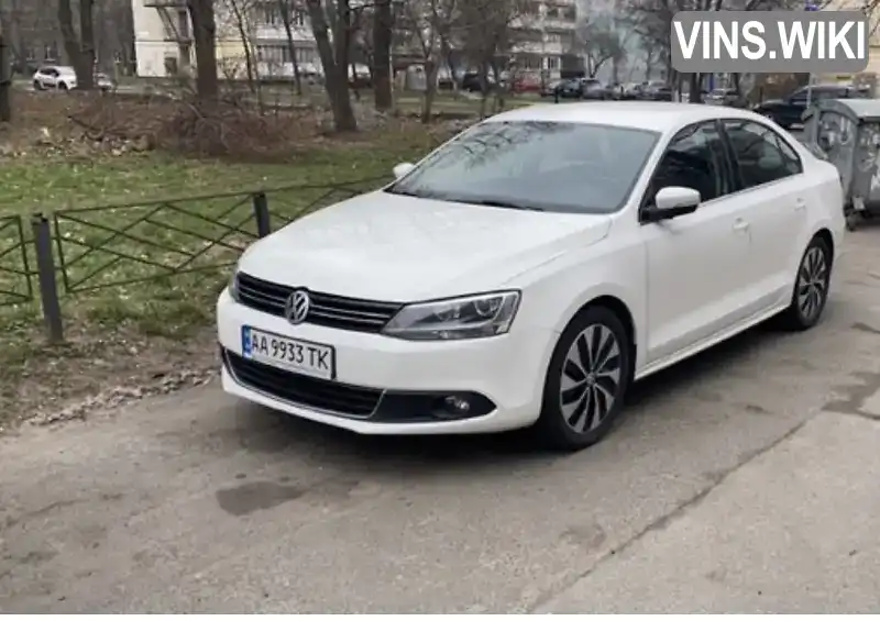 Седан Volkswagen Jetta 2013 2.5 л. обл. Киевская, Киев - Фото 1/21