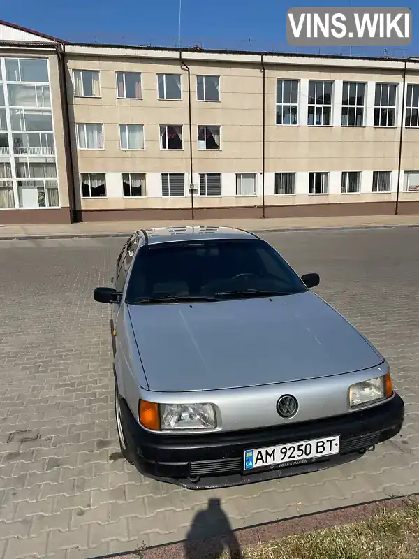 Седан Volkswagen Passat 1989 1.8 л. Ручна / Механіка обл. Житомирська, Звягель - Фото 1/14