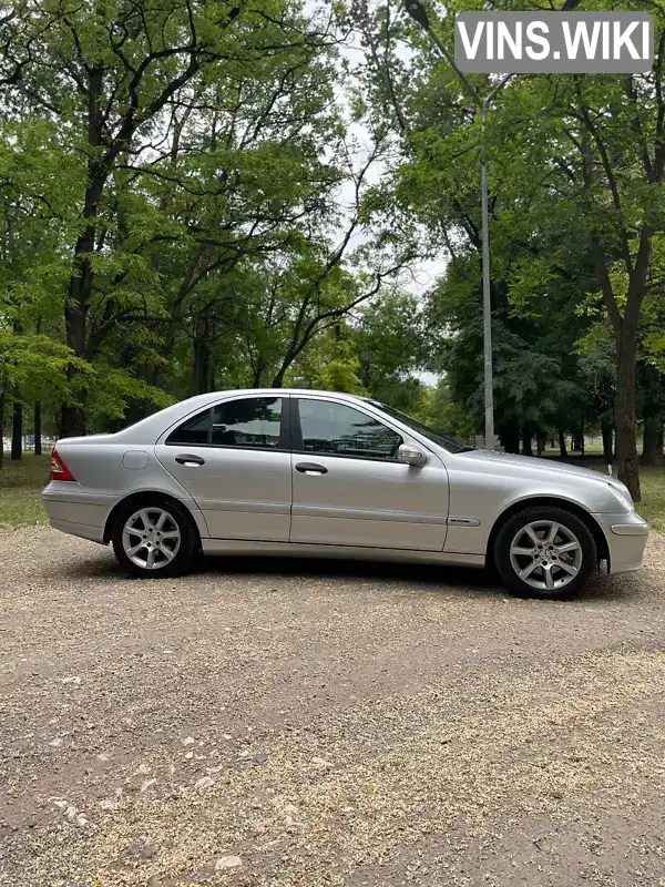 Седан Mercedes-Benz C-Class 2004 1.8 л. Ручна / Механіка обл. Дніпропетровська, Кривий Ріг - Фото 1/17