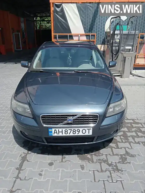 Седан Volvo S40 2005 1.8 л. обл. Черновицкая, Черновцы - Фото 1/10