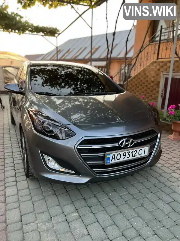 Хэтчбек Hyundai Elantra 2015 2 л. Автомат обл. Закарпатская, Виноградов - Фото 1/20