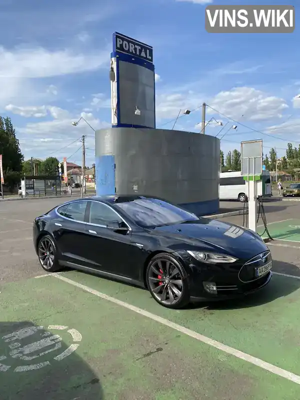 Лифтбек Tesla Model S 2015 null_content л. обл. Николаевская, Николаев - Фото 1/21